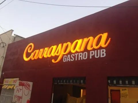 Letreiro para gastropub. Fotografia de trabalho da VLT Acrílicos.