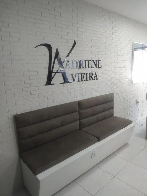 Monograma para ambiente de atendimento. Fotografia de trabalho da VLT Acrílicos.