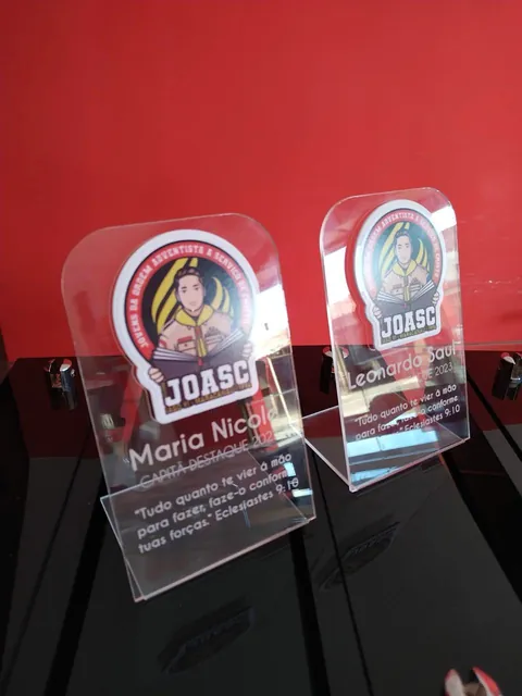 Placas personalizadas com fotografias. Fotografia de trabalho da VLT Acrílicos.
